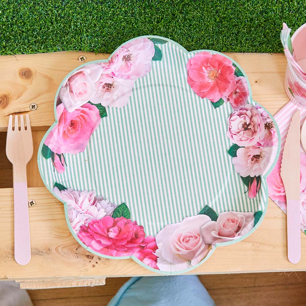 A Very English Rose Paper Party Plates (x8)