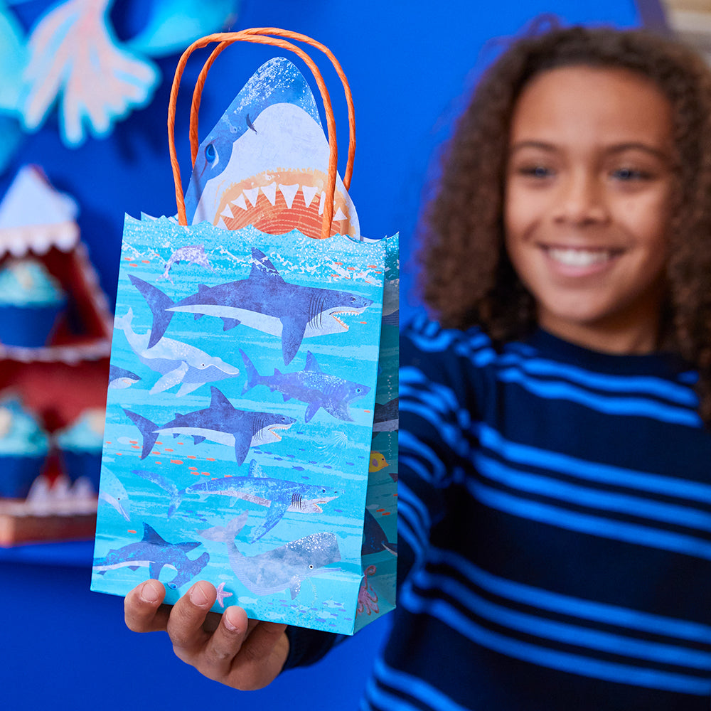 King of the Sea Paper Party Bags with Fact Cards (x6)