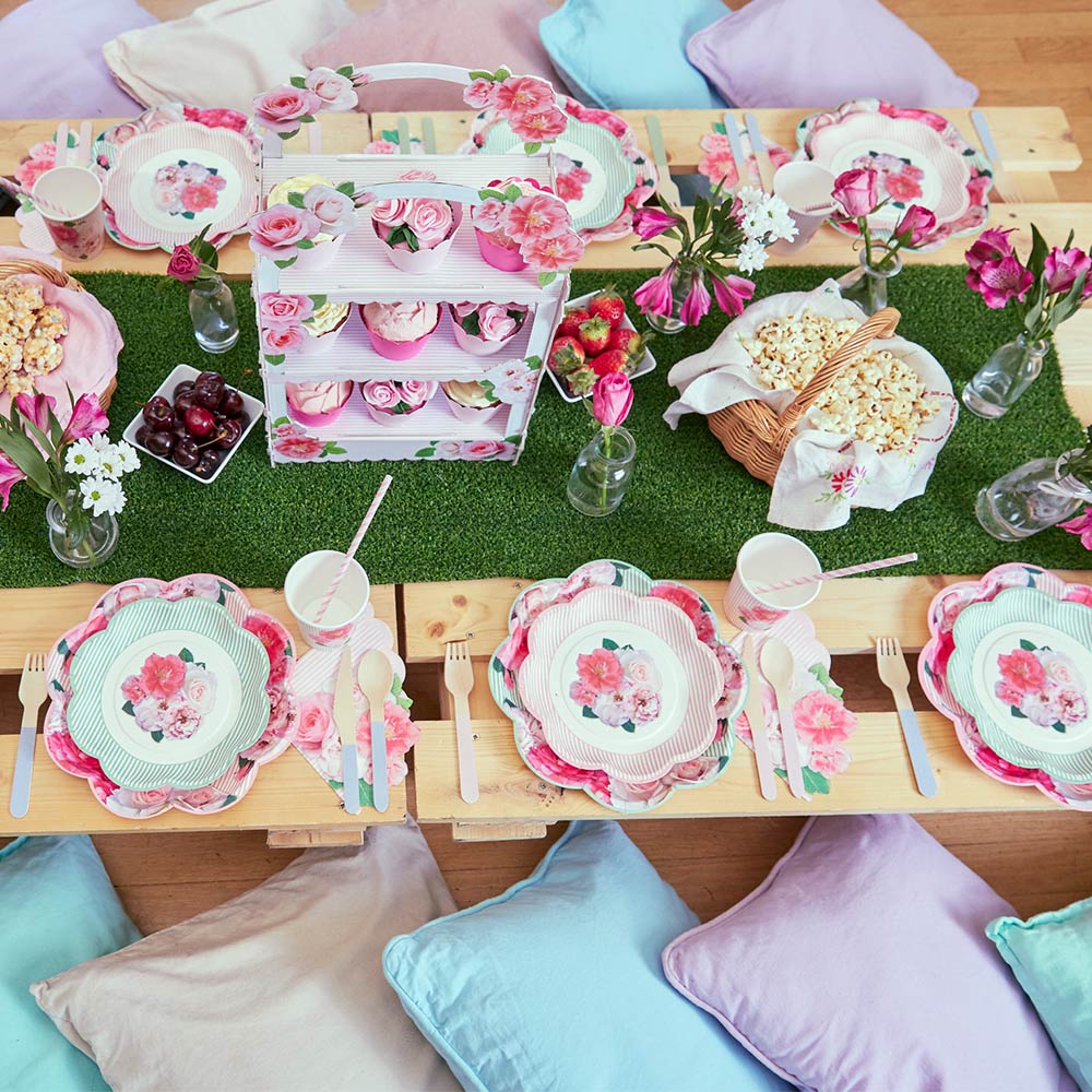 A Very English Rose Small Paper Party Plates (x8)